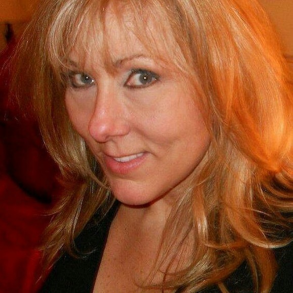 Meet your Posher, Sissy - Picture 1 of 7